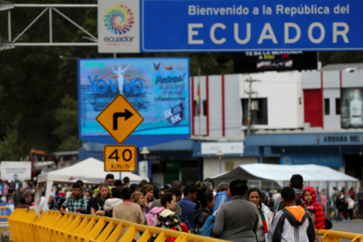 Migrantes venezolanos temen ser deportados de Ecuador por nueva ley de movilidad