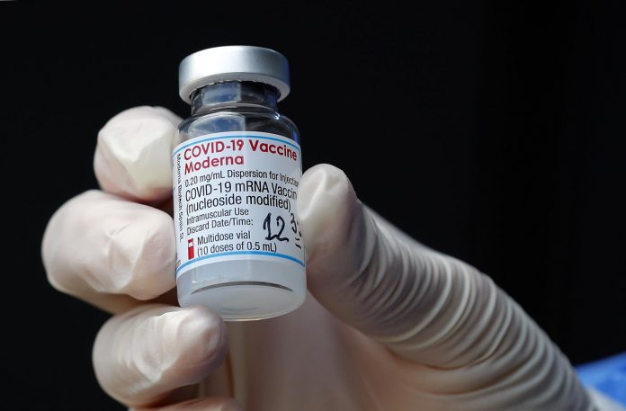 Moderna pidió a EE UU que autorice su vacuna actualizada contra el covid-19