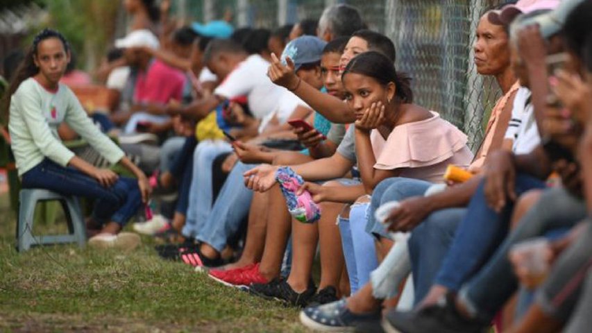 Unos 700 venezolanos podrán salir de Trinidad y Tobago tras recibir pasaporte