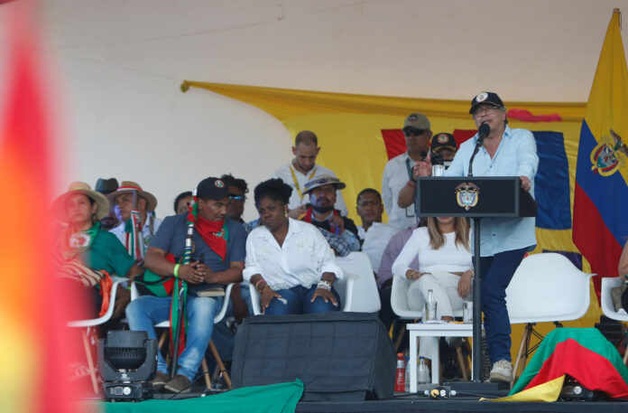 Gustavo Petro pide apresar vivo al jefe de la principal disidencia de las FARC